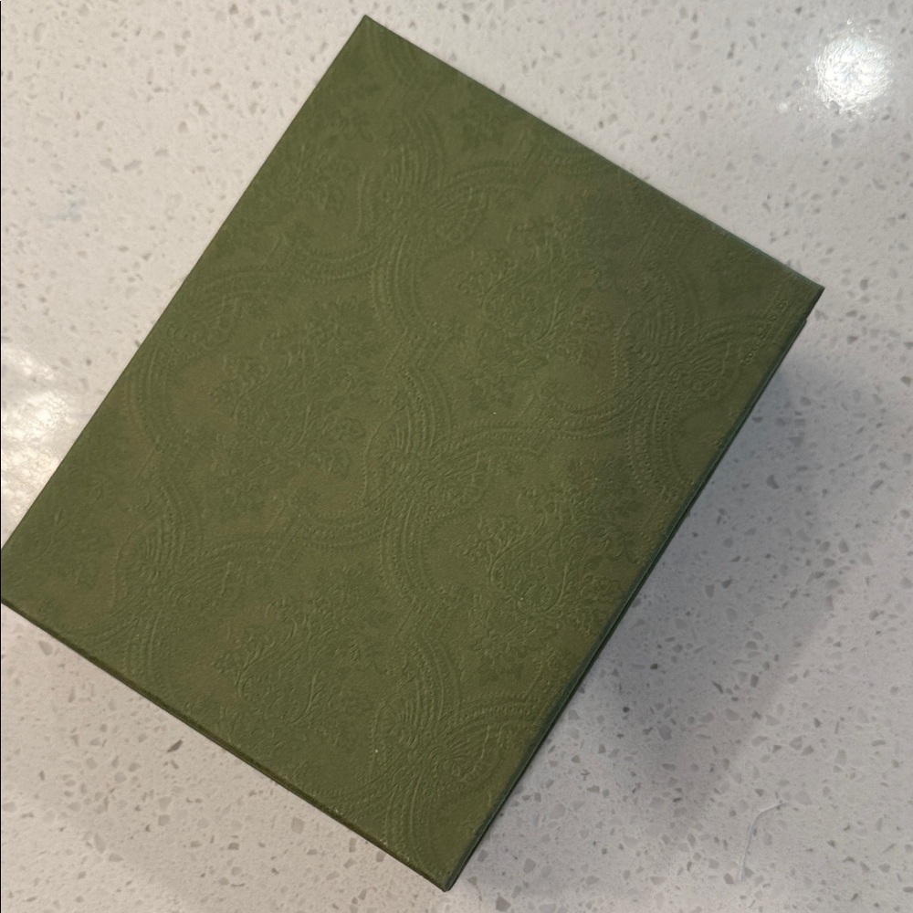 Gucci Beige and Green Notebook with Signature Pattern Gift Set - Picture 9 of 12